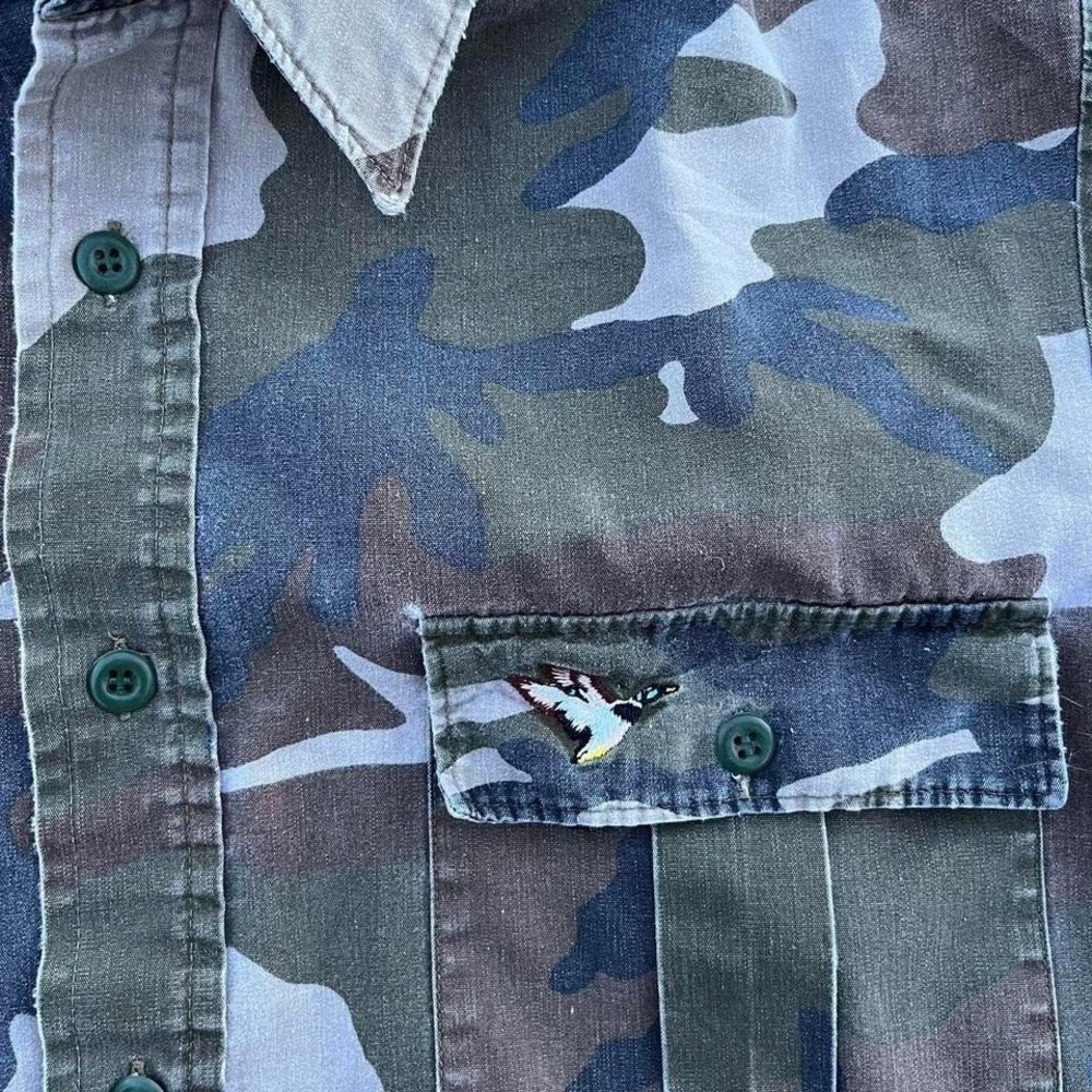 Vintage embroidered camouflage duck hunting button up shirt - Picture 3 of 7